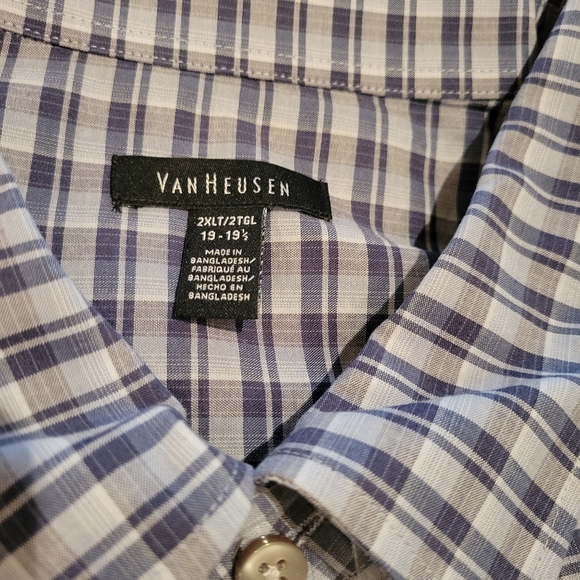 Van Heusen Button Down Shirt - Picture 3 of 4